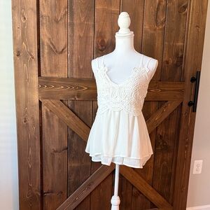 Elegant White Lace Women’s Top